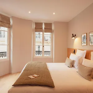 Tinah Paris, Champs Elysees Otel Paris